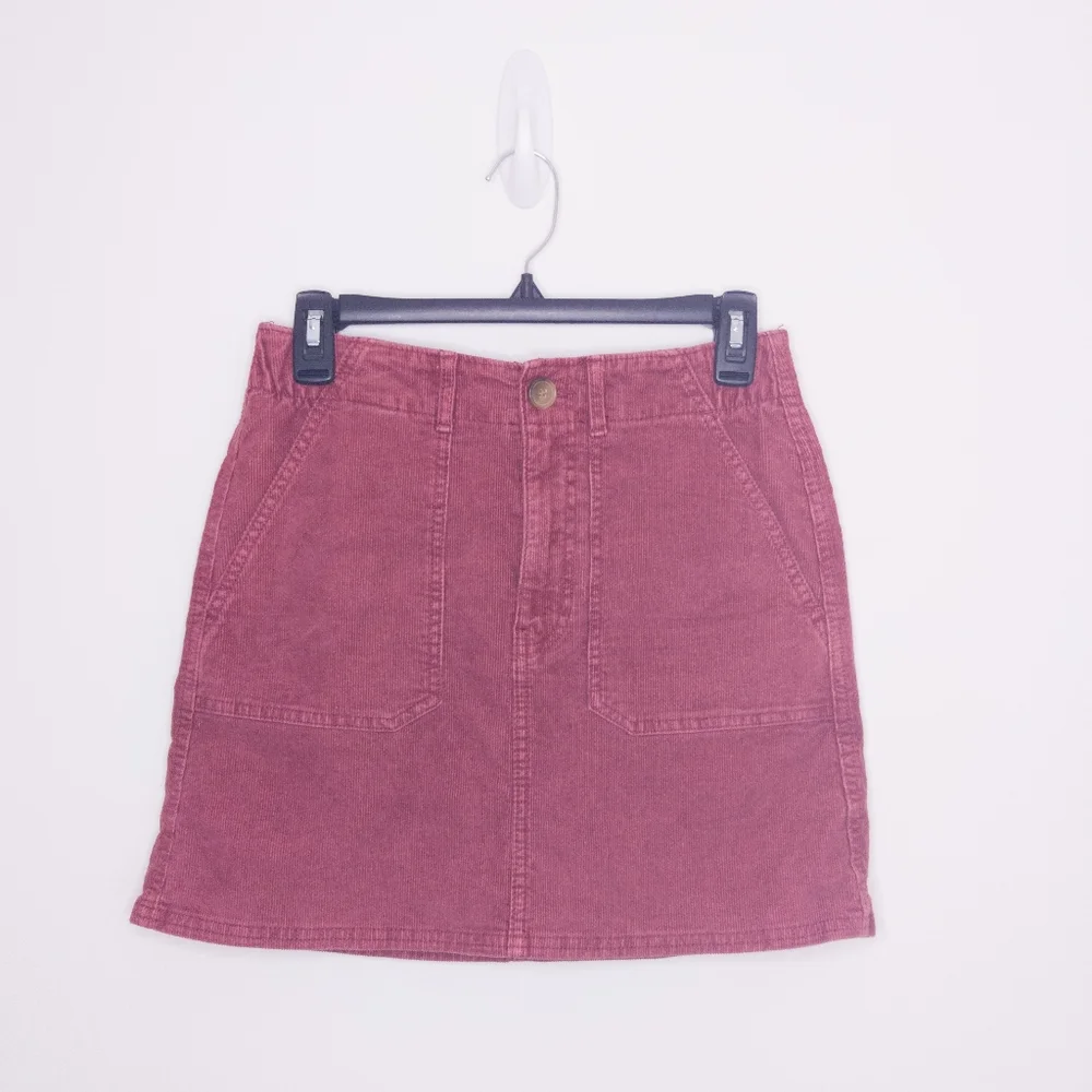American Eagle Corduroy Stretch Mini Skirt Size 2 Burgundy Women's Bottom
